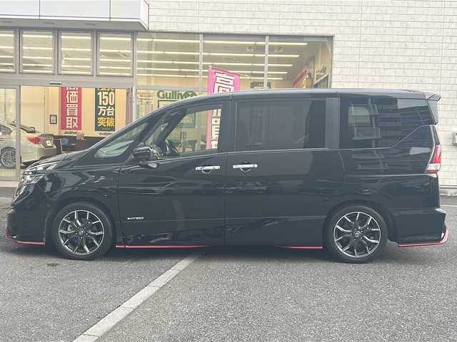 日産 セレナ ニスモ 埼玉県 2018(平30)年 4.5万km ダイヤモンドブラック 純正SDナビ（MM518D-L）/AM/FM/BT/CD/DVD/i pod/HDMI/Blu-ray/アラウンドビューモニターモニター/フリップダウンモニター（ALPINE）/両側パワースライドドア/NISMOセーフティーパック/プロパイロット/エマージェンシーブレーキ/レーダークルーズコントロール/パーキングアシスト/レーンキープアシスト/ふらつき警報/ビルトインETC/純正17インチアルミホイール/ステアリングリモコン/デジタルインナーミラー/ドライブレコーダー（前後）/コーナーセンサー/エコモード/アイドリングストップ/横滑り防止装置/プッシュスタート/スマートキー×２/ウィンカーミラー/オートライト/LEDヘッドライト/フォグランプ/純正フロアマット/保証書/取扱説明書