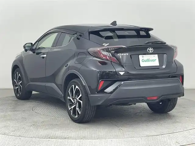 トヨタ Ｃ－ＨＲ G－T LEDエディション 道央・札幌 2018(平30)年 8.1万km ブラックマイカ ・４WD/・ワンオーナー/・寒冷地仕様/・純正SDナビ/・CD/DVD/SD/BT/・フルセグTV/・バックカメラ/・ビルトインETC/・ブラインドスポットモニター/・トヨタセーフティセンス/・プリクラッシュセーフティ/・レーンキープアシスト/・オートホールド/・レーダークルーズコントロール/・クリアランスソナー/・横滑り防止装置/・ステアリングスイッチ/・nanoe/・LEDヘッドライト/・フォグランプ/・オートライト/・オートマチックハイビーム/・ハーフレザーシート/・D+N席シートヒーター/純正18インチAW/純正フロアマット/プッシュスタート/スマートキー/スペアキー/・純正エンジンスターター/・保証書/・取扱説明書