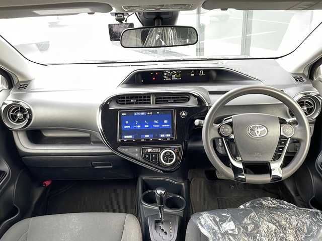 トヨタ アクア S スタイルブラック 福岡県 2019(平31)年 6.4万km ダークブルーマイカ トヨタセーフティセンス/・プリクラッシュセーフティ/・レーンディパーチャーアラート/純正SDナビ/(フルセグ CD DVD Bluetooth)/LEDヘッドライト/オートライト/オートマチックハイビーム/シートリフター/ステアリングリモコン/電動格納ミラー/ドアバイザー/純正フロアマット/プッシュスタート/スマートキー/ETC