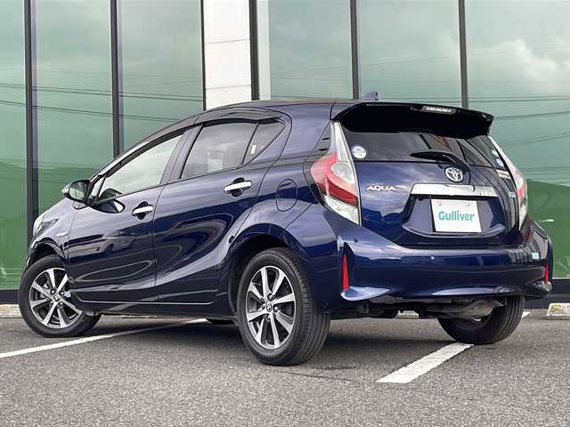 トヨタ アクア S スタイルブラック 福岡県 2019(平31)年 6.4万km ダークブルーマイカ トヨタセーフティセンス/・プリクラッシュセーフティ/・レーンディパーチャーアラート/純正SDナビ/(フルセグ CD DVD Bluetooth)/LEDヘッドライト/オートライト/オートマチックハイビーム/シートリフター/ステアリングリモコン/電動格納ミラー/ドアバイザー/純正フロアマット/プッシュスタート/スマートキー/ETC