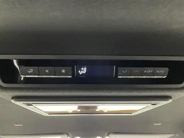 トヨタ ヴォクシー S－Z 大分県 2024(令6)年 0.9万km ホワイトパールクリスタルシャイン ワンオーナー/禁煙車/TOYOTAセーフティセンス/・プリクラッシュセーフティ/・レーントレーシングアシスト/・レーンディパーチャアラート/・レーダークルーズコントロール/・アダプティブクハイビームシステム/・ドライバー異常時対応システム/・プロアクティブドライブアシスト/・発進遅れ告知機能/10.5型ディスプレイ/・フルセグTV、HDMI、CD/DVD、AM/FM/・AppleCarPlay、AndroidAuto/ステアリングスイッチ/バックカメラ/純正フリップダウンモニター/両側電動スライドドア/ハーフレザーシート/・前席シートヒーター/横滑り防止装置/電動格納ミラー/オートライト/LEDヘッドライト/純正17インチアルミホイール/保証書、取説