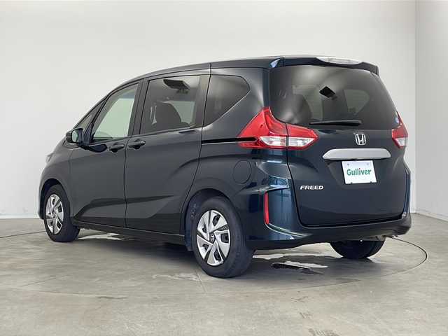 ホンダ フリード G ホンダセンシング 新潟県 2019(平31)年 1.8万km フォレストグリーンパール 純正SDナビ（Bluetooth・CD・DVD・USB）/両側パワースライドドア/純正フリップダウンモニター　/バックカメラ　/フルセグ　/衝突被害軽減システム/レーンキープアシスト　/追従クルーズコントロール　/LEDオートライト　/オートマチックハイビーム　/前方ドライブレコーダー/アイドリングストップ/フロントワイパーデアイサー/ステアリングスイッチ/ETC/純正フロアマット/純正１５インチアルミホイール/スマートキー/スペアキー