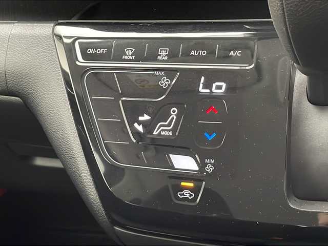 日産 デイズ ハイウェイスターX 千葉県 2020(令2)年 5.6万km スパークリングレッド/ブラック 純正SDナビ/・CD/・DVD/・フルセグTV/・Bluetooth/・AM/・FM/主要装備/・アラウンドビューモニター/・衝突軽減/・レーンキープ/・コーナーセンサー前後/・LEDヘッドライト/・オートライト/・オートハイビーム/・フォグランプ/・純正アルミホイール/・純正フロアマット/・スマートキー/・プッシュスタート