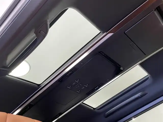 トヨタ ヴェルファイア ハイブリット Z プレミア 愛知県 2024(令6)年 1.4万km プラチナホワイトパールマイカ 純正１４インチディスプレイオーディオ/左右独立ムーンルーフ/純正１３．２型有機ＥＬ後席ディスプレイ/サンセットブラウンプレミアムナッパ本革シート/パノラミックビューモニター/両側パワースライドドア/レーダークルーズコントロール/ワイヤレス充電/ヘッドアップディスプレイ/後席用パワーサイドサンシェード/シートメモリー/シートヒーター＆シートクーラー/ハンドルヒーター/デジタルインナーミラー/前後ドライブレコーダー/ビルトインETC2.0/HDMI＆USB入力端子/パドルシフト/純正フロアマット/純正19インチアルミホイール/プリクラッシュセーフティ/レーンディパーチャーアラート/ブラインドスポットモニター/クリアランスソナー/フロント＆リアクロストラフィックアラート/プロアクティブドライビングアシスト/アドバンストパーク