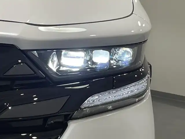 トヨタ ヴェルファイア ハイブリット Z プレミア 愛知県 2024(令6)年 1.4万km プラチナホワイトパールマイカ 純正１４インチディスプレイオーディオ/左右独立ムーンルーフ/純正１３．２型有機ＥＬ後席ディスプレイ/サンセットブラウンプレミアムナッパ本革シート/パノラミックビューモニター/両側パワースライドドア/レーダークルーズコントロール/ワイヤレス充電/ヘッドアップディスプレイ/後席用パワーサイドサンシェード/シートメモリー/シートヒーター＆シートクーラー/ハンドルヒーター/デジタルインナーミラー/前後ドライブレコーダー/ビルトインETC2.0/HDMI＆USB入力端子/パドルシフト/純正フロアマット/純正19インチアルミホイール/プリクラッシュセーフティ/レーンディパーチャーアラート/ブラインドスポットモニター/クリアランスソナー/フロント＆リアクロストラフィックアラート/プロアクティブドライビングアシスト/アドバンストパーク