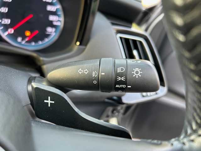 トヨタ クラウン ハイブリッド RS アドバンス 大阪府 2018(平30)年 6.7万km ホワイトパールクリスタルシャイン サンルーフ/ブラインドスポットモニター/純正ナビ(BT/フルセグ/AUX/USB)/アラウンドビューモニター/プリクラッシュセーフティー/レーダークルーズコントロール/パーキングアシスト/デジタルインナーミラー/ETC/LEDヘッドライト/オートライト/オートマチックハイビーム/ドライブレコーダー/レザーシート/パワーシート/シートヒーター/エアシート/シートメモリー/純正フロアマット/純正アルミホイール/スペアキー