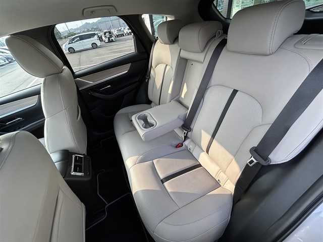 マツダ ＣＸ－６０ 25S Lパッケージ 愛媛県 2023(令5)年 1.2万km プラチナクォーツメタリック 純正ナビ(Bluetooth/AppleCarPlay/AndroidAuto/HDMI)/全周囲カメラ/レーダークルーズコントロール/パワーリフトゲート/全席シートヒーター/ステアリングヒーター/雨滴感知ワイパー/前後ドライブレコーダー/ビルトインETC/白レザーシート/ブラインドスポットモニター/LEDヘッドライト/レーンキープアシスト/横滑り防止装置/盗難防止装置/オートライト/オートマチックハイビーム/前後コーナーセンサー/ステアリングリモコン/革巻ステアリング/ABS
