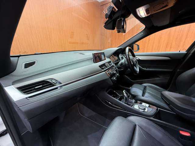ＢＭＷ Ｘ２ xDrive 18d MスポーツX 千葉県 2019(平31)年 6.2万km アルピンホワイトⅢ 黒革　/ナビ　/Ｂｌｕｅｔｏｏｔｈ接続　/Ｂカメラ　/電動リアゲート　/電動シート　/シートヒーター　/ＰＤＣ　/ＬＥＤヘッドライト　/コンフォートアクセス/衝突軽減Ｂ　/ＢＳＭ　/ＬＫＡ　/ＥＴＣ　/ドラレコ