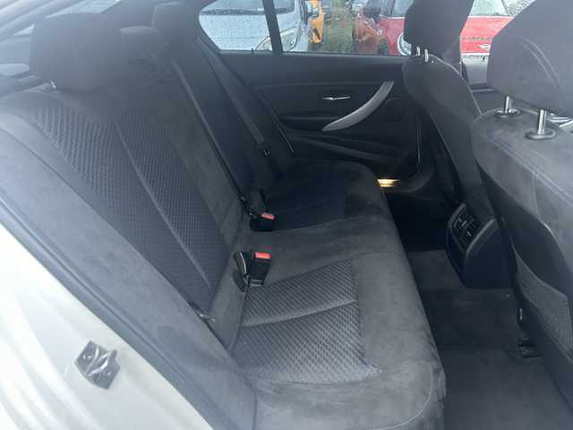 ＢＭＷ ３２０ｄ Mスポーツ 東京都 2015(平27)年 9.1万km 白 メモリナビ/ワンセグテレビ/バックカメラ/アイドリングストップ/ウィンカーミラー/クルーズコントロール/プッシュスタート/ETC/Bluetooth接続/CD、DVDチェンジャー/純正ホイールスタッドレス付き