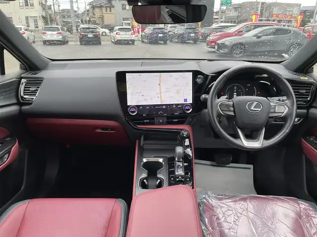 レクサス ＮＸ 250 バージョンL 石川県 2023(令5)年 1.9万km ソニッククォーツ 純正メモリーナビ/フルセグTV/パノラマモニター/革シート/シートヒーター/レーダークルーズ/レクサスセーフティ/サンルーフ/ハンドルヒーター/純正アルミホイール/ビルトインETC2.0/パワーバックドア/スマートキー/プッシュスタート/電動ミラー/保証書