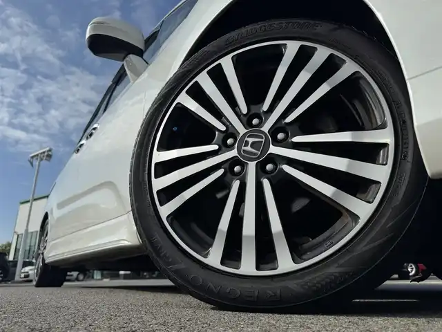 ホンダ オデッセイ アブソルート EX 兵庫県 2014(平26)年 7.3万km ホワイトオーキッドパール 登録時走行距離：72226km/ディーラーOP純正ナビ/AM/FM/フルセグTV/DVD/CD/サンシェード/後席モニター/パドルシフト/ハーフレザー/前ドラレコ/ビルトインETC/バックカメラ/クルコン/衝突軽減システム/横滑り防止装置/LEDヘッドライト/フォグランプ/オートライト/エンジンスタートボタン/スペアキー/純正アルミホイール/純正フロアマット