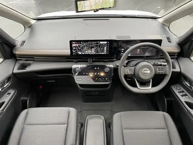 日産 セレナ e－パワー ハイウェイスター V 東京都 2025(令7)年 0.1千km プリズムホワイト e-POWER　ハイウエイスターV　ヘッドランプ オートレベライザー+アダプティブLEDヘッドライトシステム+インテリジェント アラウンドビューモニター（移動物 検知機能付）+インテリジェント ルームミラー+アドバンスドドライブアシストディスプレイ（12.3インチカラーディスプレイ）+統合型インターフェースディスプレイ+ワイヤレス充電器+6スピーカー+NissanConnectナビゲーションシステム（地デジ内蔵）+車載通信ユニット（TCU［Telematics Control Unit］）+ETC2.0ユニット（ビルトインタイプ）+ドライブレコーダー（前後セット）+プロパイロット（ナビリンク機能付）+プロパイロット緊急停止支援システム（SOSコール機能付）+SOSコール（488/400円）後席専用モニターHDMI NissanConnectナビ付車用(125/400円)