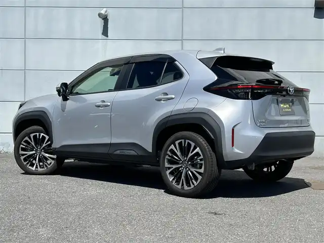 トヨタ ヤリスクロス ハイブリッド Z 福島県 2022(令4)年 0.2万km シルバーメタリック 純正8インチディスプレイオーディオ/バックカメラ/Bluetooth/電動リアゲート/BSM/トヨタセーフティセンス/オートハイビーム/ETCお/コーナーセンサー/レーダークルーズコントロール/LEDヘッドライト/シートヒーター/ハーフレザーシート