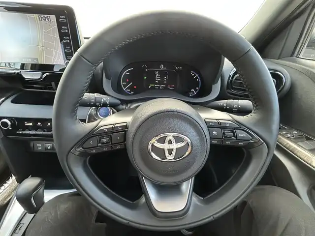 トヨタ ヤリスクロス ハイブリッド Z 福島県 2022(令4)年 0.2万km シルバーメタリック 純正8インチディスプレイオーディオ/バックカメラ/Bluetooth/電動リアゲート/BSM/トヨタセーフティセンス/オートハイビーム/ETCお/コーナーセンサー/レーダークルーズコントロール/LEDヘッドライト/シートヒーター/ハーフレザーシート