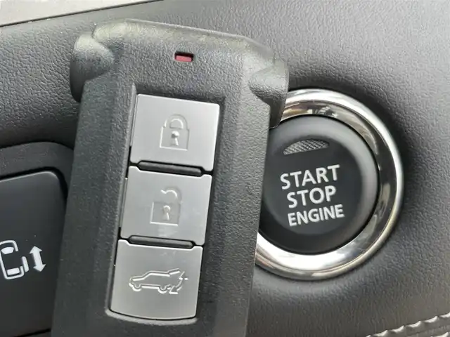 三菱 デリカＤ：５ シャモニー 千葉県 2025(令7)年 0.1千km グラファイトグレーメタリック/ブラックマイカ アルパイン11インチナビゲーション/フルセグＴＶ/Ｂｌｕｅｔｏｏｔｈ/ＡｐｐｌｅＣａｒＰｌａｙ/ＡｎｄｒｏｉｄＡｕｔｏ/USB/HDMI/後席フリップダウンモニター　/レーダークルーズコントロール/全方位カメラ　/ハーフレザーシート/両側パワースライドドア　/ハンドルヒーター/純正アルミホイール/純正LEDヘッドライト/オートライト/電動パーキングブレーキ/ブラインドスポットモニター/スマートキー