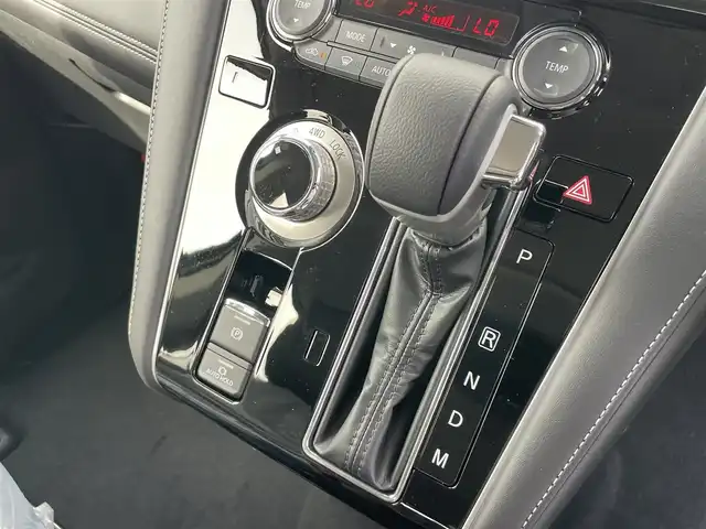 三菱 デリカＤ：５ シャモニー 千葉県 2025(令7)年 0.1千km グラファイトグレーメタリック/ブラックマイカ アルパイン11インチナビゲーション/フルセグＴＶ/Ｂｌｕｅｔｏｏｔｈ/ＡｐｐｌｅＣａｒＰｌａｙ/ＡｎｄｒｏｉｄＡｕｔｏ/USB/HDMI/後席フリップダウンモニター　/レーダークルーズコントロール/全方位カメラ　/ハーフレザーシート/両側パワースライドドア　/ハンドルヒーター/純正アルミホイール/純正LEDヘッドライト/オートライト/電動パーキングブレーキ/ブラインドスポットモニター/スマートキー