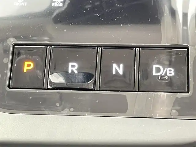 日産 セレナ e－パワー ハイウェイスター V 千葉県 2025(令7)年 0.1千km プリズムホワイト 登録済未使用車/エマージェンシーブレーキ/・プロパイロット/・レーンキープアシスト/・車線逸脱警報システム/・ブラインドスポットモニター/・クリアランスソナー/純正12.3インチコネクティッドナビ/・USB/Bluetooth/フルセグTV/・アラウンドビューモニター/・ビルトインETC2.0/・インテリジェントルームミラー/・純正前後ドライブレコーダー/純正フリップダウンモニター/両側電動ドア/革巻きステアリング/・ステアリングスイッチ/電子パーキング/・ブレーキホールド/ハーフレザーシート/左右独立エアコン/置くだけ充電/オートライト/・オートマチックハイビーム/・LEDヘッドライト/・LEDフォグランプ/純正16インチAW/電動格納ウインカーミラー/プッシュスタート/・スマートキー/・スペアキー/取扱説明書、新車時保証書