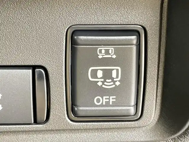 日産 セレナ e－パワー ハイウェイスター V 千葉県 2025(令7)年 0.1千km プリズムホワイト 登録済未使用車/エマージェンシーブレーキ/・プロパイロット/・レーンキープアシスト/・車線逸脱警報システム/・ブラインドスポットモニター/・クリアランスソナー/純正12.3インチコネクティッドナビ/・USB/Bluetooth/フルセグTV/・アラウンドビューモニター/・ビルトインETC2.0/・インテリジェントルームミラー/・純正前後ドライブレコーダー/純正フリップダウンモニター/両側電動ドア/革巻きステアリング/・ステアリングスイッチ/電子パーキング/・ブレーキホールド/ハーフレザーシート/左右独立エアコン/置くだけ充電/オートライト/・オートマチックハイビーム/・LEDヘッドライト/・LEDフォグランプ/純正16インチAW/電動格納ウインカーミラー/プッシュスタート/・スマートキー/・スペアキー/取扱説明書、新車時保証書