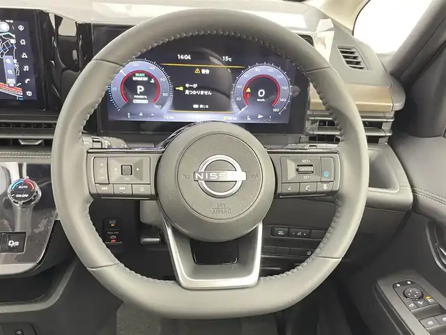 日産 セレナ e－パワー ハイウェイスター V 千葉県 2025(令7)年 0.1千km プリズムホワイト 登録済未使用車/エマージェンシーブレーキ/・プロパイロット/・レーンキープアシスト/・車線逸脱警報システム/・ブラインドスポットモニター/・クリアランスソナー/純正12.3インチコネクティッドナビ/・USB/Bluetooth/フルセグTV/・アラウンドビューモニター/・ビルトインETC2.0/・インテリジェントルームミラー/・純正前後ドライブレコーダー/純正フリップダウンモニター/両側電動ドア/革巻きステアリング/・ステアリングスイッチ/電子パーキング/・ブレーキホールド/ハーフレザーシート/左右独立エアコン/置くだけ充電/オートライト/・オートマチックハイビーム/・LEDヘッドライト/・LEDフォグランプ/純正16インチAW/電動格納ウインカーミラー/プッシュスタート/・スマートキー/・スペアキー/取扱説明書、新車時保証書