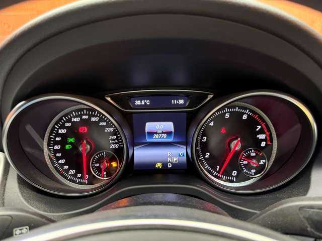 メルセデス・ベンツ ＣＬＡ１８０ AMG スタイル 千葉県 2018(平30)年 2.9万km マウンテングレー ＡＭＧプレミアムパッケージ　/パノラマＳＲ　/１オーナー　/ｈ／ｋサウンド　/アンビエントライト　/純正ナビ　/バックカメラ　/ＡＣＣ　/ＢＳＭ　/ＬＥＤヘッドライト　/オートライト　/半革　/シートヒーター　/パワーシート