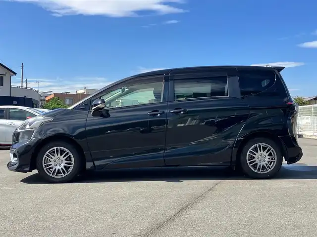 トヨタ シエンタ G 大阪府 2017(平29)年 2.3万km ブラックマイカ モデリスタエアロ/純正ナビ(CD/DVD/BT/フルセグ)/バックカメラ/両側パワースライドドア/ETC2.0/ワンオーナー/USB入力端子/ウォークスルー/純正フロアマット/横滑り防止装置/レーンキープアシスト/オートライト/オートマチックハイビーム/LEDヘッドライト/Wエアバック/純正ホイールキャップ車載/エンジンスタートボタン/スマートキー/パワーステアリング/パワーウィンドウ/アイドリングストップ/オートエアコン/社外アルミホイール/ABS/Wエアバック