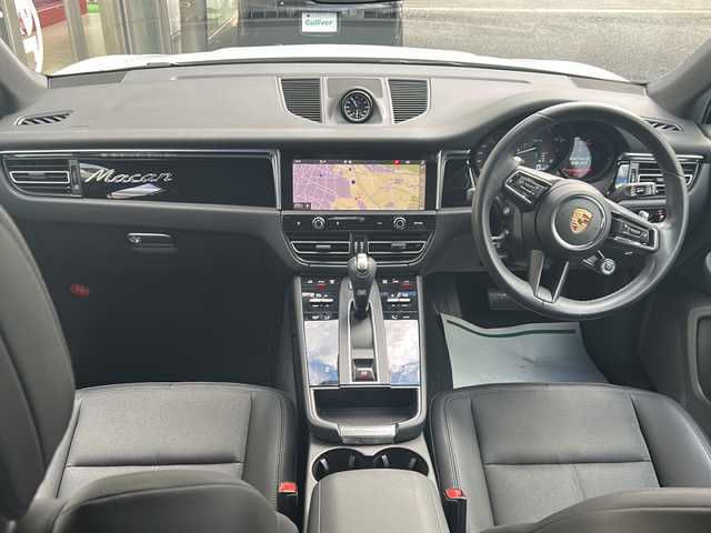 ポルシェ ポルシェ マカン 埼玉県 2022(令4)年 0.8万km ピュアホワイト 純正ナビ　/BT/USB/SD/FM/AM/前後ドライブレコーダー　/社外レーダー探知機　/ＡＣＣ　/全周囲カメラ　/衝突軽減システム　/前席シートヒーター　/前席パワーシート/クリアランスソナー/アイドリングストップ/ハンドルアシスト/横滑り防止/パドルシフト/ステアリングスイッチ/オートライト/パワーバックドア/ＢＳＭ　/スマートキー２本　/保証書　/取扱説明書
