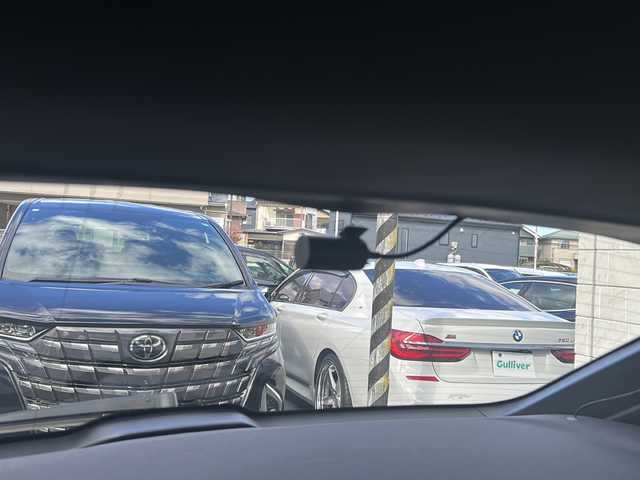 ポルシェ ポルシェ マカン 埼玉県 2022(令4)年 0.8万km ピュアホワイト 純正ナビ　/BT/USB/SD/FM/AM/前後ドライブレコーダー　/社外レーダー探知機　/ＡＣＣ　/全周囲カメラ　/衝突軽減システム　/前席シートヒーター　/前席パワーシート/クリアランスソナー/アイドリングストップ/ハンドルアシスト/横滑り防止/パドルシフト/ステアリングスイッチ/オートライト/パワーバックドア/ＢＳＭ　/スマートキー２本　/保証書　/取扱説明書