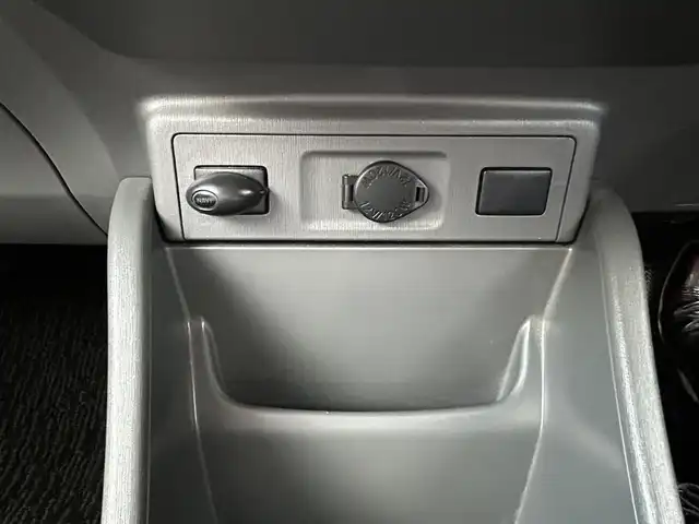 トヨタ プリウス α G 群馬県 2012(平24)年 7.5万km ホワイトパールクリスタルシャイン (株)IDOMが運営する【じしゃロン伊勢崎店】の自社ローン専用車両になりますこちらは現金またはオートローンご利用時の価格です。自社ローンご希望の方は別途その旨お申付け下さい/純正HDDナビゲーション/バックカメラ/CD/DVD/SD/BT/DTV/MSV/ビルトインETC/クルーズコントロール/LEDヘッドライト/フォグライト/オートライト/ドアバイザー/純正フロアマット