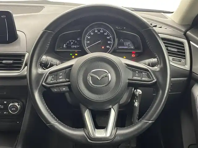 マツダ アクセラ スポーツ 15XD 埼玉県 2018(平30)年 7万km ジェットブラックマイカ 純正ナビ　３６０度ビューモニター　ＢＳＭ　ＥＴＣ　スマートシティブレーキ　クルーズコントロール　純正アルミホイール　コーナーセンサー　スマートキー　オートライト　ＬＥＤヘッドライト　地デジフルセグ