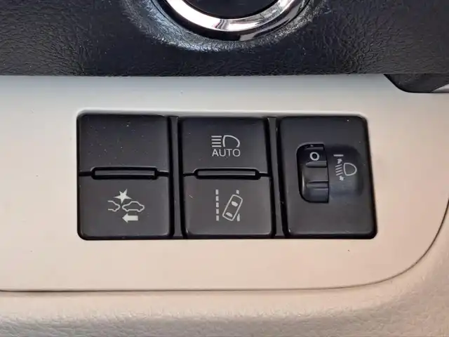 トヨタ シエンタ G 大阪府 2016(平28)年 5.8万km レッドマイカM /禁煙車//ワンオーナー//社外SDナビ/MDV-Z702W//Bluetooth/CD/DVD/SD/USB//フルセグテレビ//バックカメラ//ビルトインETC//両側パワースライドドア//ステアリングスイッチ//衝突軽減ブレーキ//純正フロアマット//取説・保証書・記録簿