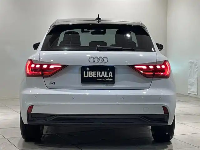 アウディ Ａ１ SB 35TFSI アドバンスド 愛知県 2020(令2)年 4.3万km グレイシアホワイトメタリック コントラストルーフ　/コンビニエンスＰＫＧ　/アシスタンスＰＫＧ　/ナビゲーションＰＫＧ　/バーチャルコクピット/MMIナビゲーション/シートヒーター　/Ｂｌｕｅｔｏｏｔｈ　/バックカメラ　/ＡｐｐｌｅＣａｒＰｌａｙ　/ＡｎｄｒｏｉｄＡｕｔｏ　/ACC/LKA/LEDヘッドライト/ドライブレコーダー/ETC２．０/プッシュスタート/ウィンカーミラー/アイドリングストップ