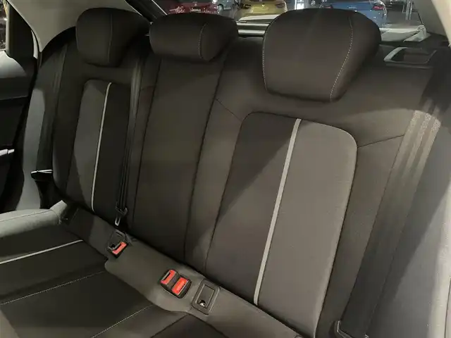 アウディ Ａ１ SB 35TFSI アドバンスド 愛知県 2020(令2)年 4.3万km グレイシアホワイトメタリック コントラストルーフ　/コンビニエンスＰＫＧ　/アシスタンスＰＫＧ　/ナビゲーションＰＫＧ　/バーチャルコクピット/MMIナビゲーション/シートヒーター　/Ｂｌｕｅｔｏｏｔｈ　/バックカメラ　/ＡｐｐｌｅＣａｒＰｌａｙ　/ＡｎｄｒｏｉｄＡｕｔｏ　/ACC/LKA/LEDヘッドライト/ドライブレコーダー/ETC２．０/プッシュスタート/ウィンカーミラー/アイドリングストップ