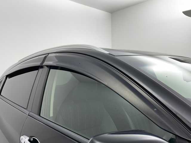 ホンダ ヴェゼル ハイブリッド Z ホンダセンシング 大阪府 2017(平29)年 5.9万km クリスタルブラックパール 純正8型ナビ(フルセグTV/HDMI/USB/CD/DVD)/リンクアップフリー/バックカメラ/ETC/ルーフレール/Honda SENSING/・衝突軽減ブレーキ/・誤発信抑制機能/・歩行者事故低減ステアリング/・路外逸脱抑制機能/・アダブティブ・クルーズ・コントロール/・車線維持支援システム/・先行車発信お知らせ機能/・標識認識機能/オートライト/盗難防止装置/ハーフレザーシート/シートヒーター(D/N席)/純正フロアマット/純正AW/スペアキー/地図カードなし/取扱説明書/保証書