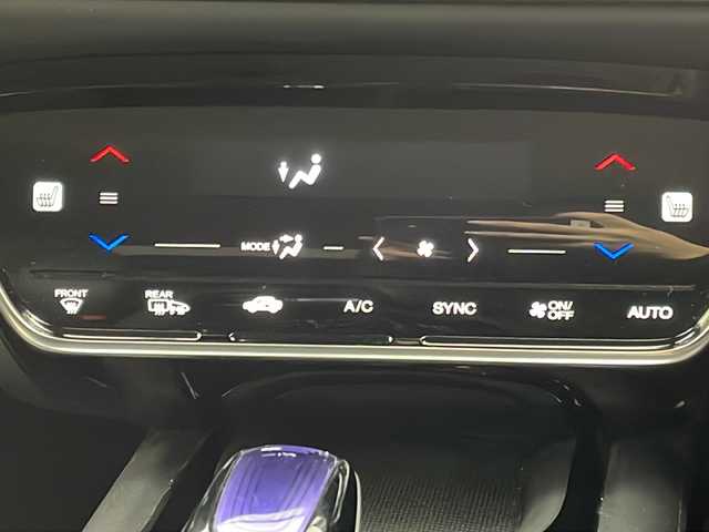 ホンダ ヴェゼル ハイブリッド Z ホンダセンシング 大阪府 2017(平29)年 5.9万km クリスタルブラックパール 純正8型ナビ(フルセグTV/HDMI/USB/CD/DVD)/リンクアップフリー/バックカメラ/ETC/ルーフレール/Honda SENSING/・衝突軽減ブレーキ/・誤発信抑制機能/・歩行者事故低減ステアリング/・路外逸脱抑制機能/・アダブティブ・クルーズ・コントロール/・車線維持支援システム/・先行車発信お知らせ機能/・標識認識機能/オートライト/盗難防止装置/ハーフレザーシート/シートヒーター(D/N席)/純正フロアマット/純正AW/スペアキー/地図カードなし/取扱説明書/保証書