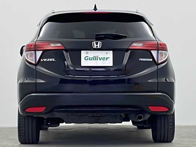 ホンダ ヴェゼル ハイブリッド Z ホンダセンシング 大阪府 2017(平29)年 5.9万km クリスタルブラックパール 純正8型ナビ(フルセグTV/HDMI/USB/CD/DVD)/リンクアップフリー/バックカメラ/ETC/ルーフレール/Honda SENSING/・衝突軽減ブレーキ/・誤発信抑制機能/・歩行者事故低減ステアリング/・路外逸脱抑制機能/・アダブティブ・クルーズ・コントロール/・車線維持支援システム/・先行車発信お知らせ機能/・標識認識機能/オートライト/盗難防止装置/ハーフレザーシート/シートヒーター(D/N席)/純正フロアマット/純正AW/スペアキー/地図カードなし/取扱説明書/保証書