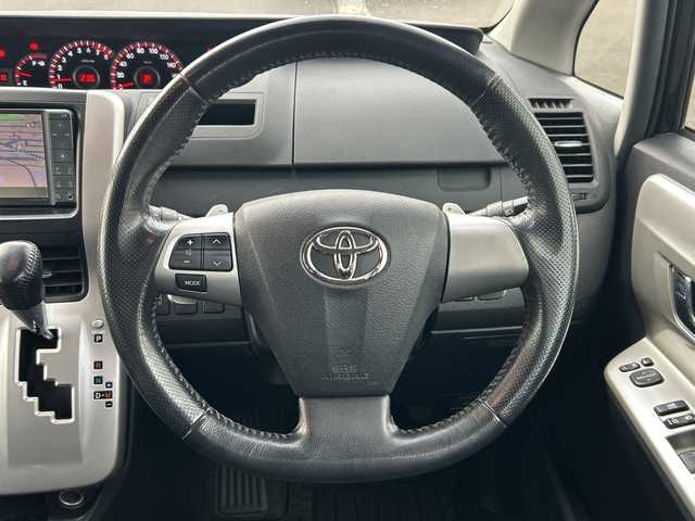 トヨタ ヴォクシー ZS 煌 山口県 2011(平23)年 9万km ブラック ワンオーナー/禁煙車/モデリスタエアロ/(フロント・リアアンダー)/スマートキー/プッシュスタート/フリップダウンモニター/ETC/両側パワースライドドア/純正メモリナビ/(TV/BT/DVD/ラジオ)/バックカメラ/パドルシフト/オートライト/オートエアコン/純正フロアマット/純正アルミホイール/保証書/取扱説明書/記録簿