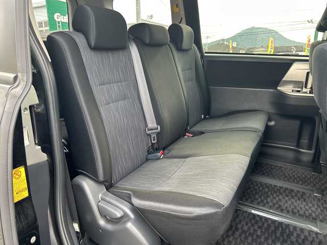 トヨタ ヴォクシー ZS 煌 山口県 2011(平23)年 9万km ブラック ワンオーナー/禁煙車/モデリスタエアロ/(フロント・リアアンダー)/スマートキー/プッシュスタート/フリップダウンモニター/ETC/両側パワースライドドア/純正メモリナビ/(TV/BT/DVD/ラジオ)/バックカメラ/パドルシフト/オートライト/オートエアコン/純正フロアマット/純正アルミホイール/保証書/取扱説明書/記録簿