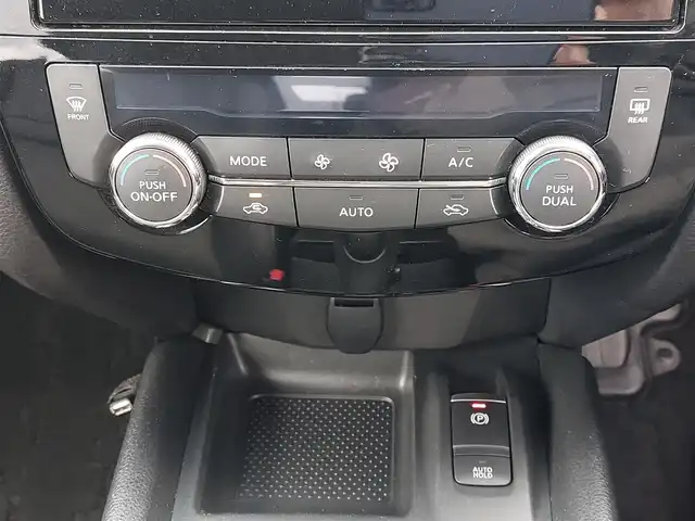 日産 エクストレイル ハイブリッド 20Xi 東京都 2020(令2)年 6.4万km ブリリアントホワイトパール オートプロパイロット/純正10インチナビ（MM519D-L）/CD/DVD/BT/AM/FM/TV/アラウンドビューモニター/ビルトインETC/ハーフレザーシート/全席シートヒーター/LEDヘッドライト/ルーフレール/デジタルインナーミラー/ハンズフリー電動リアゲート