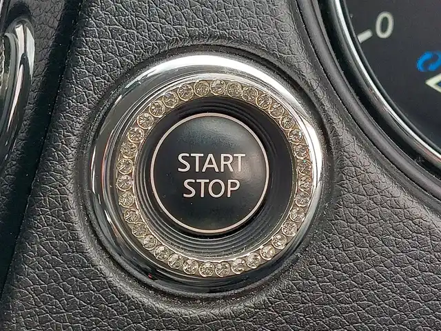 日産 エクストレイル ハイブリッド 20Xi 東京都 2020(令2)年 6.4万km ブリリアントホワイトパール オートプロパイロット/純正10インチナビ（MM519D-L）/CD/DVD/BT/AM/FM/TV/アラウンドビューモニター/ビルトインETC/ハーフレザーシート/全席シートヒーター/LEDヘッドライト/ルーフレール/デジタルインナーミラー/ハンズフリー電動リアゲート