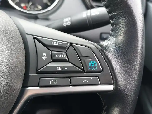 日産 エクストレイル ハイブリッド 20Xi 東京都 2020(令2)年 6.4万km ブリリアントホワイトパール オートプロパイロット/純正10インチナビ（MM519D-L）/CD/DVD/BT/AM/FM/TV/アラウンドビューモニター/ビルトインETC/ハーフレザーシート/全席シートヒーター/LEDヘッドライト/ルーフレール/デジタルインナーミラー/ハンズフリー電動リアゲート