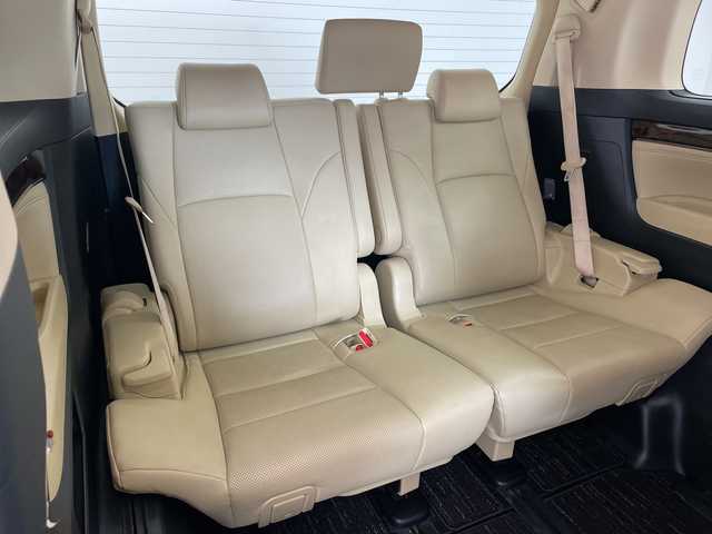 トヨタ アルファード G 兵庫県 2019(平31)年 7.3万km ホワイトパールクリスタルシャイン ・ワンオーナー車/・サンルーフ/・トヨタセーフティーセンス/・プリクラッシュセーフティ/・レーントレーシングアシスト/・レーダークルーズコントロール/・オートマチックハイビーム/・パーキングサポートブレーキ/・ロードサインアシスト/・先行車発進告知/・ナノイー/・純正10型ナビ＆フルセグ＆BT＆USB＆DVD&HDMI/・純正12型フリップダウンモニター/・両側パワースライドドア/・バックカメラ/・ビルトインETC2.0/・ベージュ革シート/・前席パワーシート/・運転席メモリーシート/・前席シートヒーター/・前席シートベンチレーション/・助手席、2列目オットマン/・ステアリングスイッチ/・ウッドコンビステアリング/・スマートキー/・プッシュスタート/・3眼LEDヘッドライト/・LEDフォグ/・オートライト/・AC１００V/・純正17インチアルミホイール