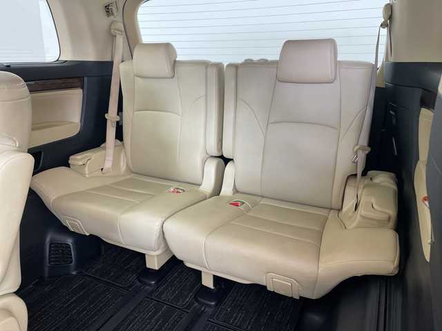 トヨタ アルファード G 兵庫県 2019(平31)年 7.3万km ホワイトパールクリスタルシャイン ・ワンオーナー車/・サンルーフ/・トヨタセーフティーセンス/・プリクラッシュセーフティ/・レーントレーシングアシスト/・レーダークルーズコントロール/・オートマチックハイビーム/・パーキングサポートブレーキ/・ロードサインアシスト/・先行車発進告知/・ナノイー/・純正10型ナビ＆フルセグ＆BT＆USB＆DVD&HDMI/・純正12型フリップダウンモニター/・両側パワースライドドア/・バックカメラ/・ビルトインETC2.0/・ベージュ革シート/・前席パワーシート/・運転席メモリーシート/・前席シートヒーター/・前席シートベンチレーション/・助手席、2列目オットマン/・ステアリングスイッチ/・ウッドコンビステアリング/・スマートキー/・プッシュスタート/・3眼LEDヘッドライト/・LEDフォグ/・オートライト/・AC１００V/・純正17インチアルミホイール