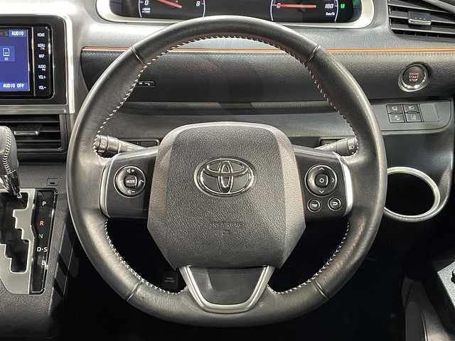 トヨタ シエンタ G クエロ 愛知県 2019(令1)年 7.6万km ヴィンテージブラウンパールクリスタルシャイン/ホワイトパールクリスタルシャイン ツートンカラー/純正SDナビ/CD/DVD/BT/フルセグTV/全方位カメラ/ビルドinETC/トヨタセーフティーセンス/衝突軽減ブレーキ/レーンキープアシスト/先行車発進お知らせ機能/LEDヘッドライト/オートライト/オートハイビーム/両側パワースライドドア/スマートキー/プッシュスタート/純正ドライブレコーダー