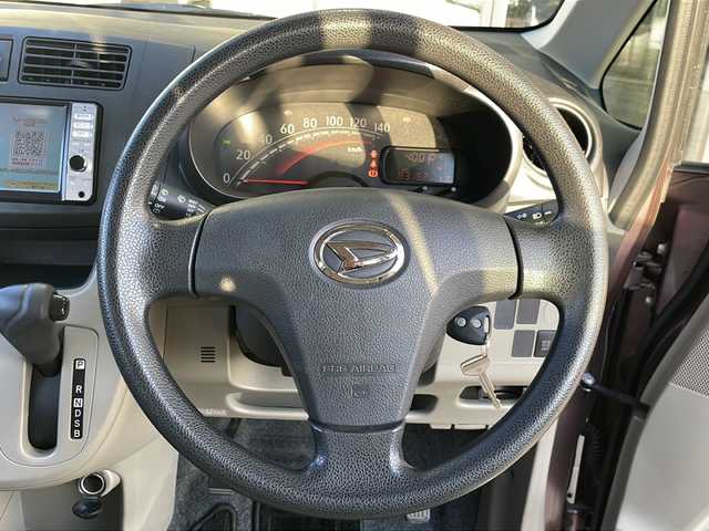 ダイハツ ムーヴ L 静岡県 2013(平25)年 8.4万km シルキーマルーンクリスタルメタリック 純正メモリナビ/・CD/・DVD/・フルセグＴＶ/・Bluetooth/・AM/・FM/主要装備/・ETC/・純正フロアマット/・Wエアバック/・リモコンキー/・純正ホイールキャップ