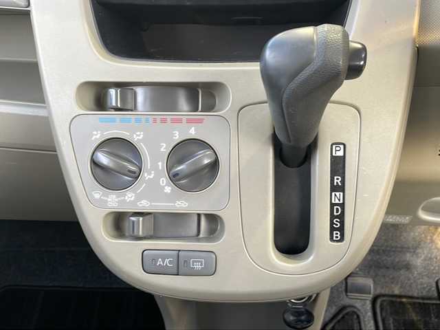 ダイハツ ムーヴ L 静岡県 2013(平25)年 8.4万km シルキーマルーンクリスタルメタリック 純正メモリナビ/・CD/・DVD/・フルセグＴＶ/・Bluetooth/・AM/・FM/主要装備/・ETC/・純正フロアマット/・Wエアバック/・リモコンキー/・純正ホイールキャップ