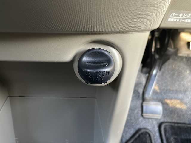 ダイハツ ムーヴ L 静岡県 2013(平25)年 8.4万km シルキーマルーンクリスタルメタリック 純正メモリナビ/・CD/・DVD/・フルセグＴＶ/・Bluetooth/・AM/・FM/主要装備/・ETC/・純正フロアマット/・Wエアバック/・リモコンキー/・純正ホイールキャップ