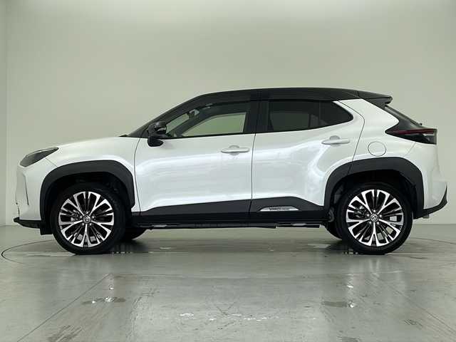 トヨタ ヤリスクロス ハイブリッド Z 愛知県 2023(令5)年 1.9万km ブラックマイカ/プラチナホワイトパールマイカ 純正ナビ/・フルセグ/・Bluetooth/ 衝突軽減/360カメラ/ETC/レーダークルズコントロール/ハーフレザー/パワーシート/ハンドルヒーター/レーンアシスト/オートハイビーム/スマートキー
