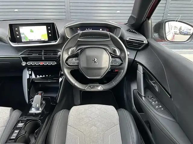 プジョー プジョー ２０８ GT 茨城県 2020(令2)年 5.1万km 赤 アクティブセーフティブレーキ　/ＡＣＣ　/ＬＫＡ　/ＢＳＭ　/Ｂカメラ　/パーキングセンサー　/ナビ　/１２セグ　/ＢＴ　/ＵＳＢ　/半革　/ＬＥＤ　/アンビエンスライト　/ワイヤレス充電　/ＥＴＣ　/純正１７インチＡＷ　/禁煙車