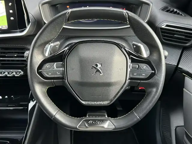 プジョー プジョー ２０８ GT 茨城県 2020(令2)年 5.1万km 赤 アクティブセーフティブレーキ　/ＡＣＣ　/ＬＫＡ　/ＢＳＭ　/Ｂカメラ　/パーキングセンサー　/ナビ　/１２セグ　/ＢＴ　/ＵＳＢ　/半革　/ＬＥＤ　/アンビエンスライト　/ワイヤレス充電　/ＥＴＣ　/純正１７インチＡＷ　/禁煙車