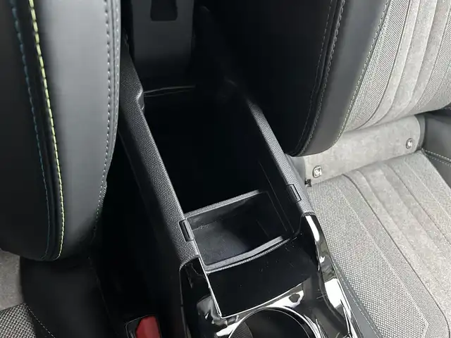 プジョー プジョー ２０８ GT 茨城県 2020(令2)年 5.1万km 赤 アクティブセーフティブレーキ　/ＡＣＣ　/ＬＫＡ　/ＢＳＭ　/Ｂカメラ　/パーキングセンサー　/ナビ　/１２セグ　/ＢＴ　/ＵＳＢ　/半革　/ＬＥＤ　/アンビエンスライト　/ワイヤレス充電　/ＥＴＣ　/純正１７インチＡＷ　/禁煙車